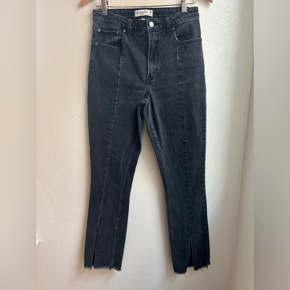 Abercrombie & Fitch | High Rise Curve Love Split Hem Jeans - Picture 5 of 14